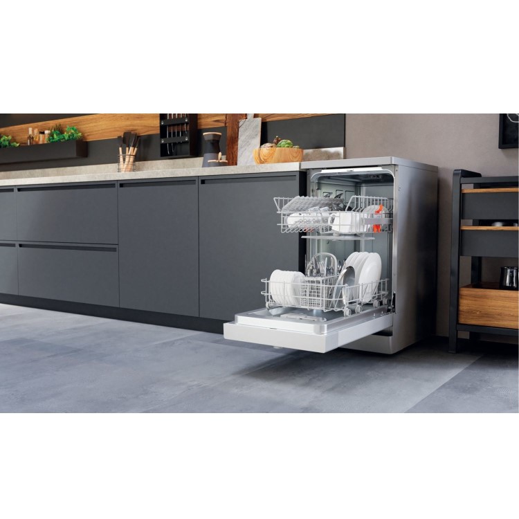 Hotpoint Freestanding Slimline Dishwasher - Silver, Quick Wash
