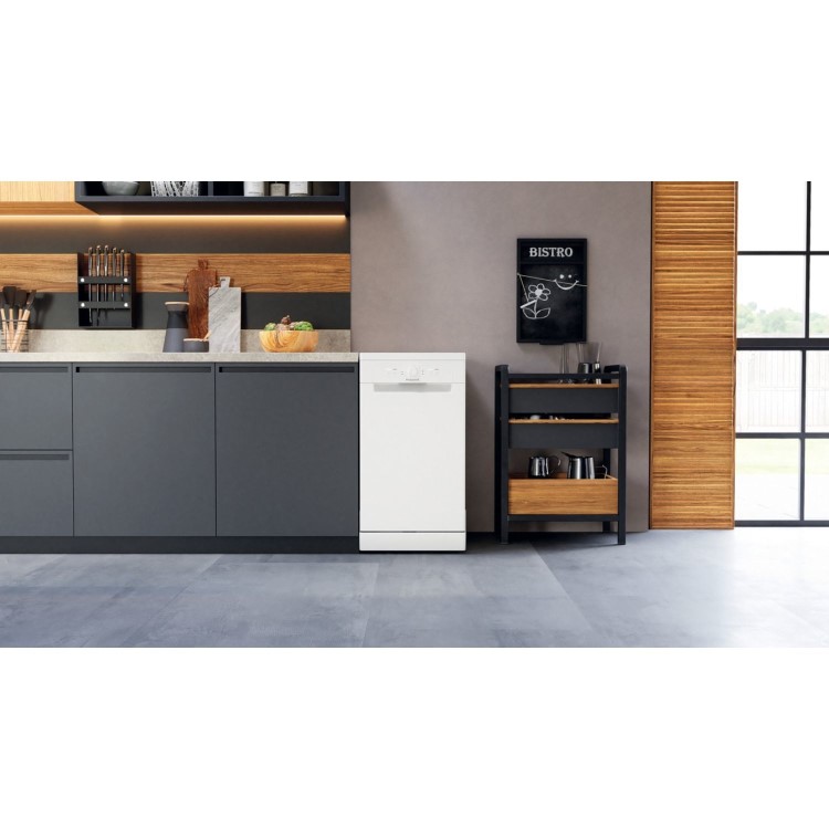 Hotpoint Freestanding Slimline Dishwasher - White, Quick Wash