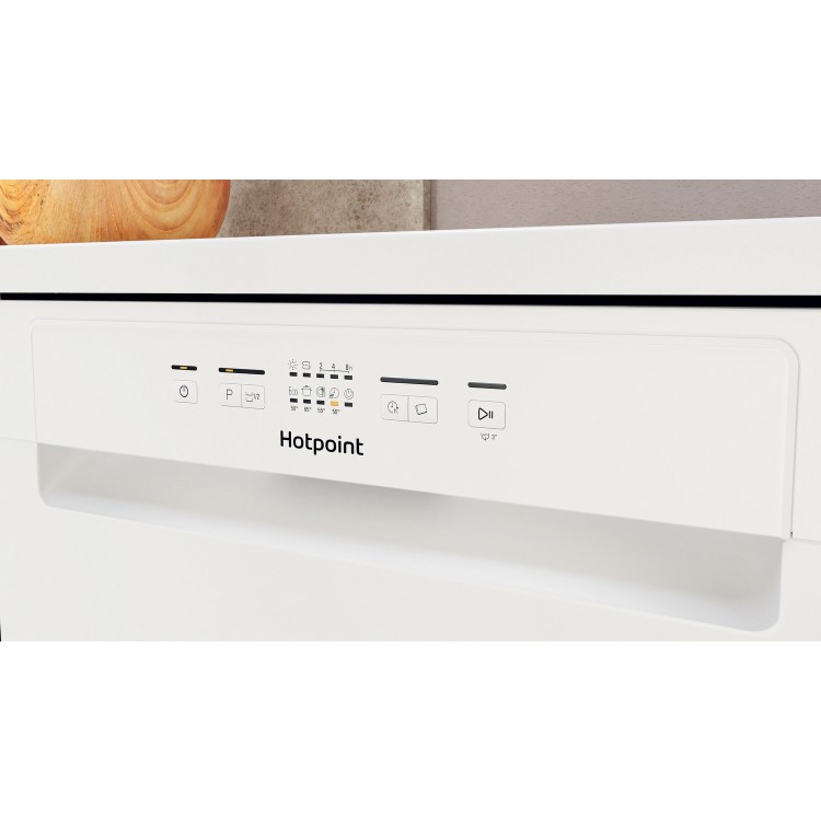 Hotpoint Freestanding Dishwasher - White