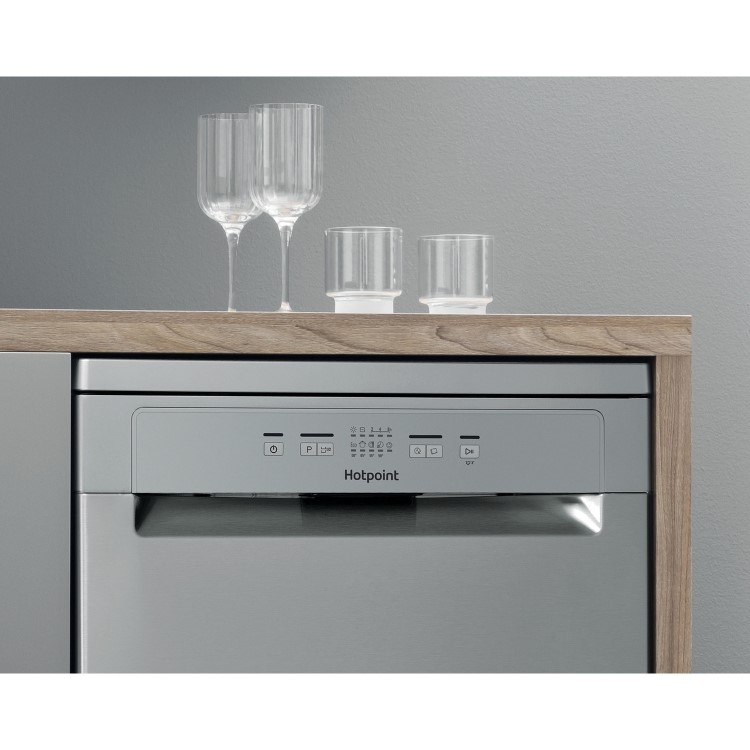 Hotpoint 13 Place Settings Freestanding Dishwasher - Silver