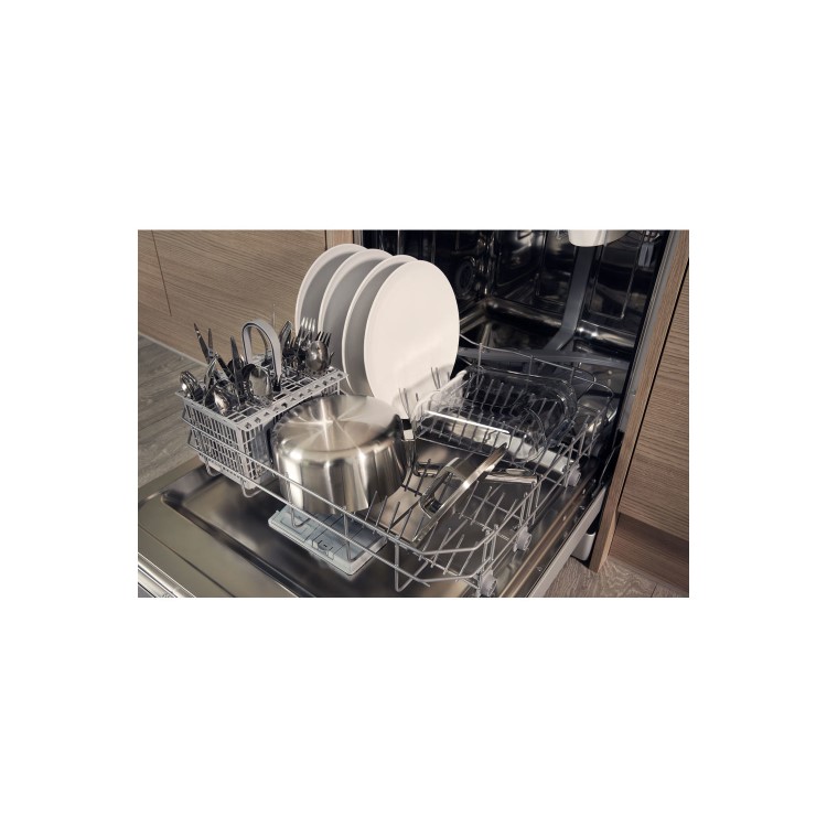 Hotpoint 13 Place Settings Freestanding Dishwasher - Silver