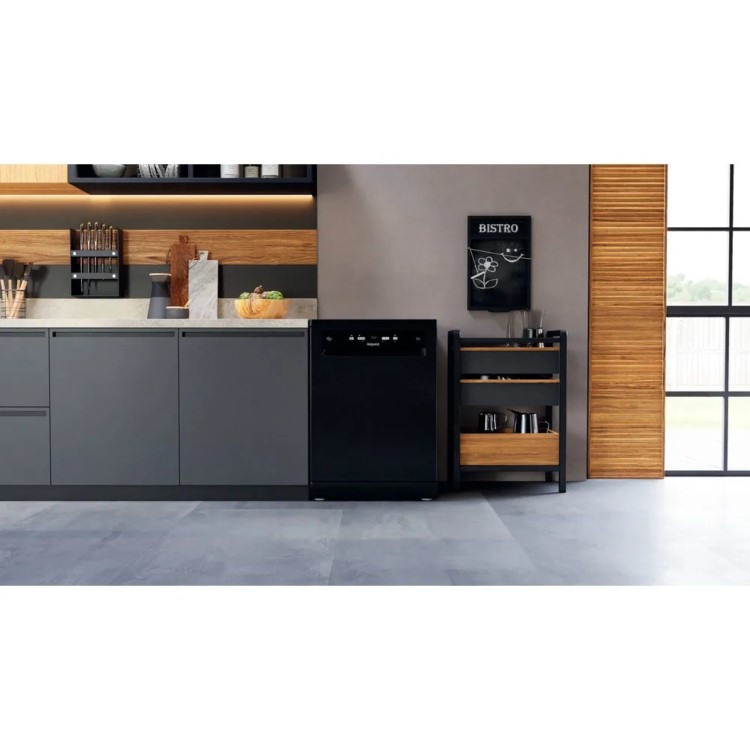 Hotpoint Extra Freestanding Dishwasher - ActiveDry Black