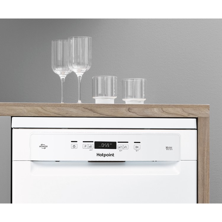 Refurbished Hotpoint 3D Zone Wash HFC3C26WCUK 14 Place Freestanding Dishwasher White