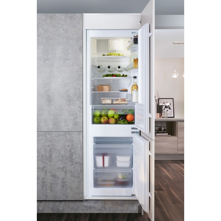 Refurbished Hotpoint HMCB70302 Integrated 273 Litre 70/30 Low Frost Fridge Freezer White