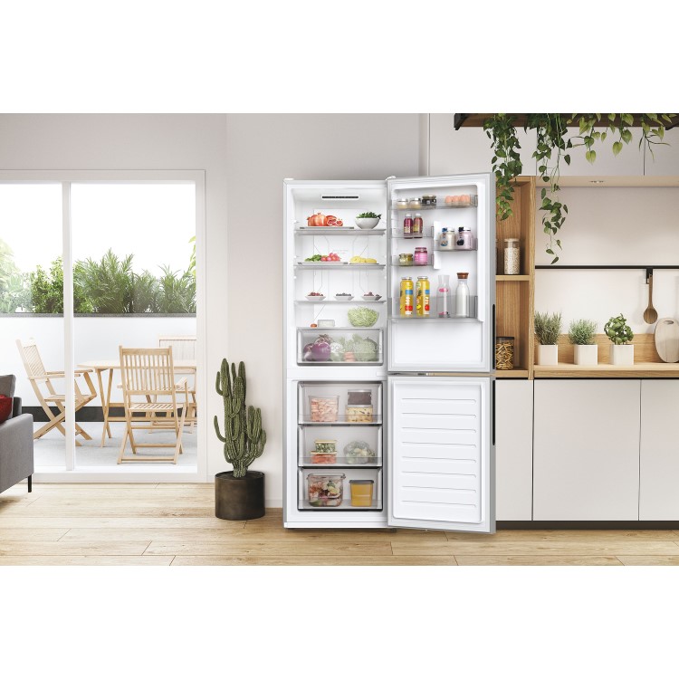 Refurbished Hoover HOCE4T618ESK Freestanding 341 Litre 70/30 Fridge Freezer Silver
