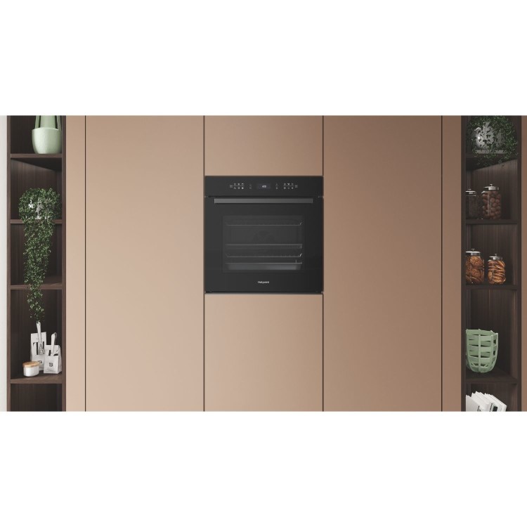 Hotpoint Class 6 Electric Fan Assisted Single Oven with Air Fry and GentleSteam Cooking - Black