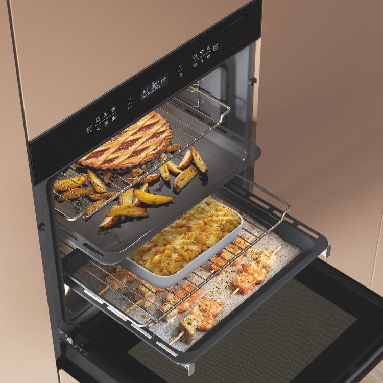 Hotpoint Class 6 HOI6A8PT1SBUK Electric Fan Assisted Single Oven with Air