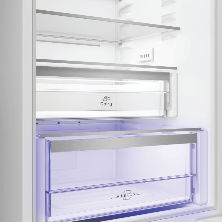 Hotpoint 270 Litre 70/30 Integrated Fridge Freezer