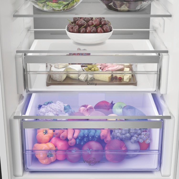 Hotpoint 270 Litre 70/30 Integrated Fridge Freezer
