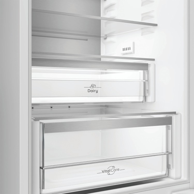 Hotpoint 300 Litre 70/30 Integrated Fridge Freezer