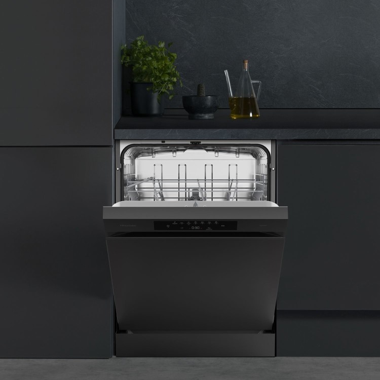 Hisense Hi4 Freestanding Dishwasher - Auto dry B-Rated Black