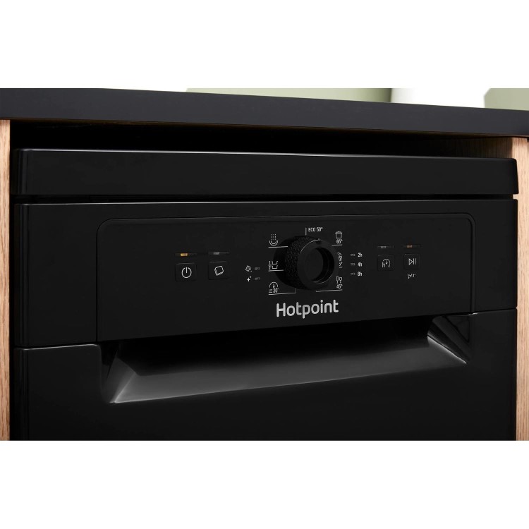 Refurbished Hotpoint HSFE1B19B Slimline 10 Place Freestanding Dishwasher