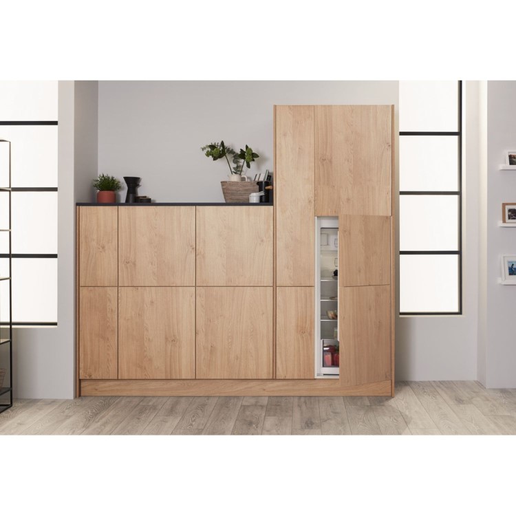 Hotpoint 171 Litre In-column Integrated Fridge with Ice Box