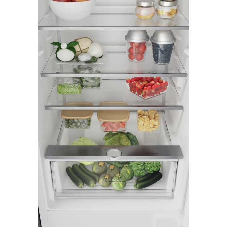 Refurbished Hotpoint HTC18T112 Integrated 250 Litre 70/30 Frost Free Fridge Freezer White