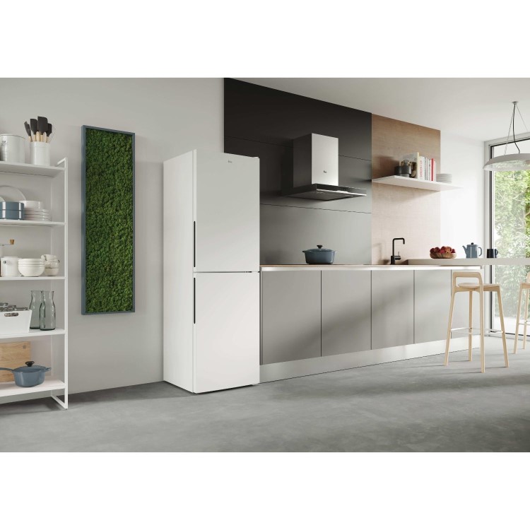 Hoover H-300 252 Litre 60/40 Freestanding Fridge Freezer - White