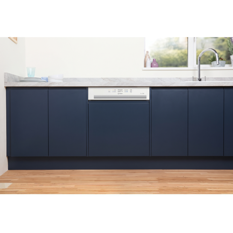 Indesit Semi-Integrated Dishwasher - Push&Go - White control panel
