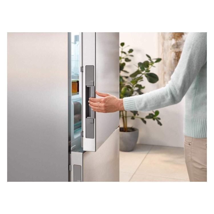 Miele 361 Litre 70/30 Freestanding Fridge Freezer - Black