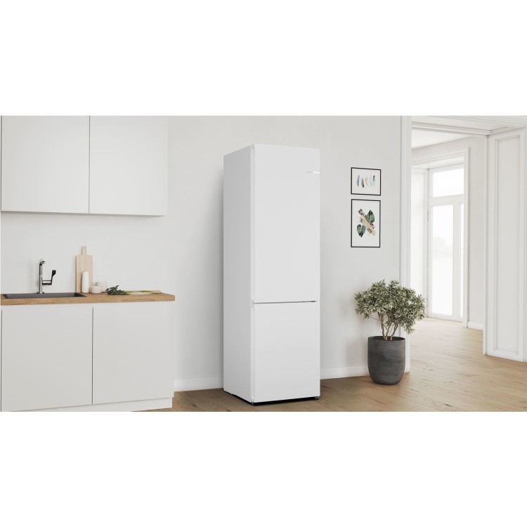 Bosch Series 4 363 Litre 70/30 Freestanding Fridge Freezer - White