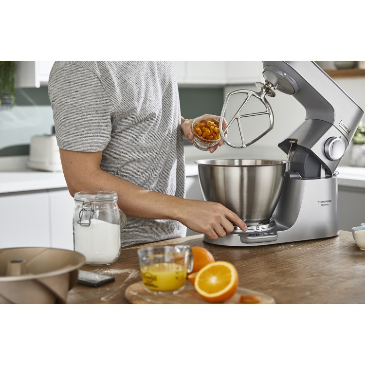 Refurbished Kenwood Chef Titanium Baker XL Stand Mixer with 7L & 5L Bowl in Silver
