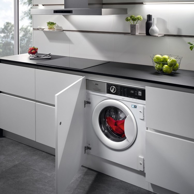 AEG 7000 Series ProSteam® 7kg 1400rpm Integrated Washing Machine - White