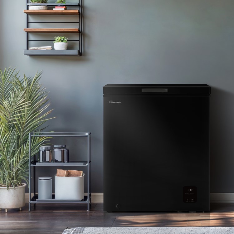 Fridgemaster 142 Litre Chest Freezer - Black