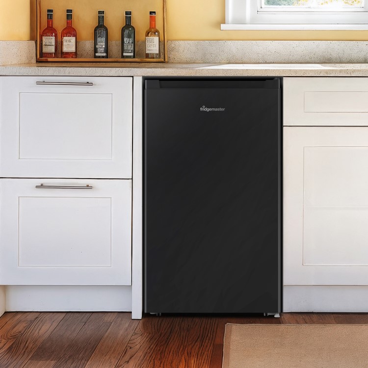 Fridgemaster 92 Litre Freestanding Under Counter Fridge - Black