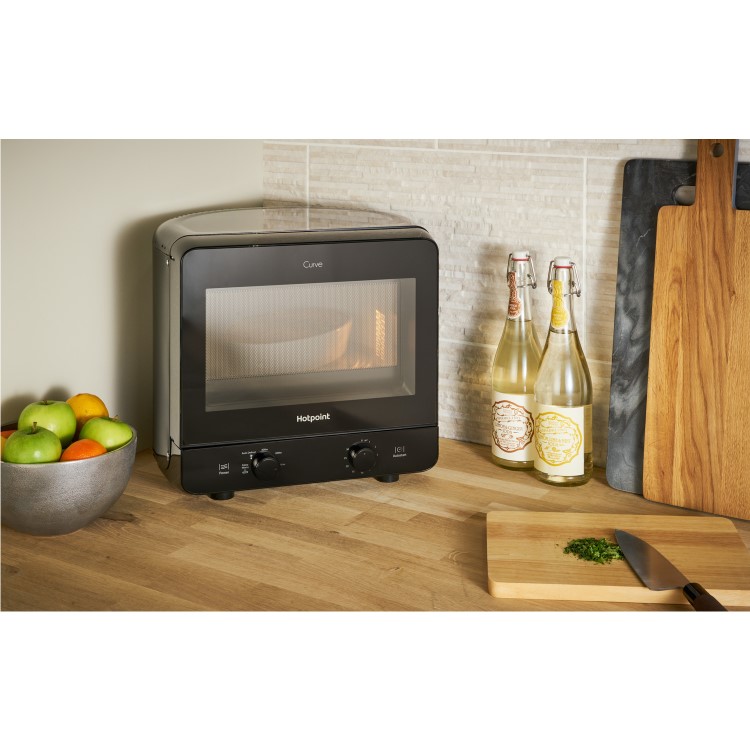 Refurbished Hotpoint MWH1311B Xtraspace  Curve 13L 700W Microwave Black