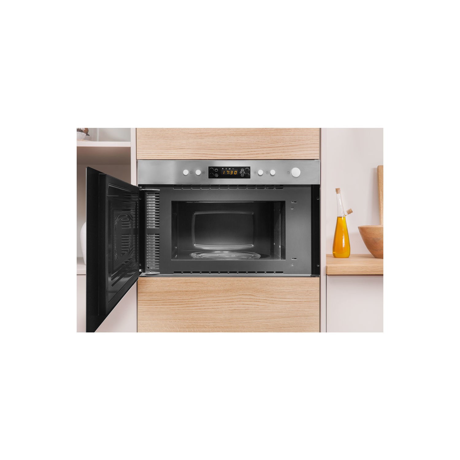 Refurbished Indesit MWI5213IX Built In 22L 750W Microwave with Grill Stainless Steel Page 1 BuyItDirect.ie
