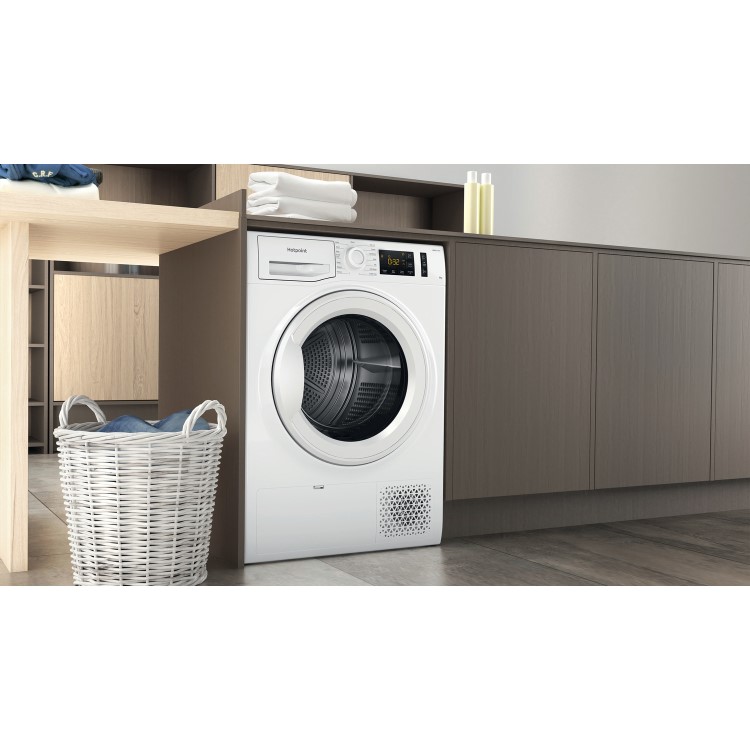 Hotpoint Crease Care 9kg Heat Pump Tumble Dryer - White