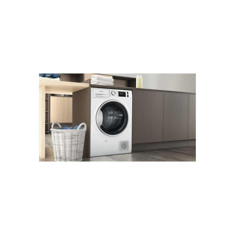 Refurbished Hotpoint Crease Care NTM1192UK Freestanding Heat Pump 9KG Tumble Dryer White