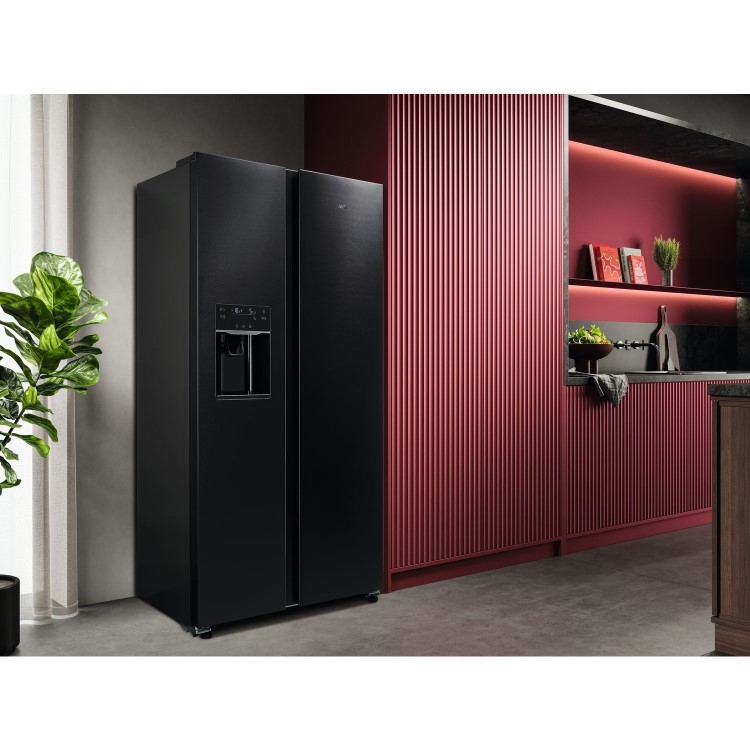 AEG 9000 Series 572 Litre Side-By-Side American Fridge Freezer - Black