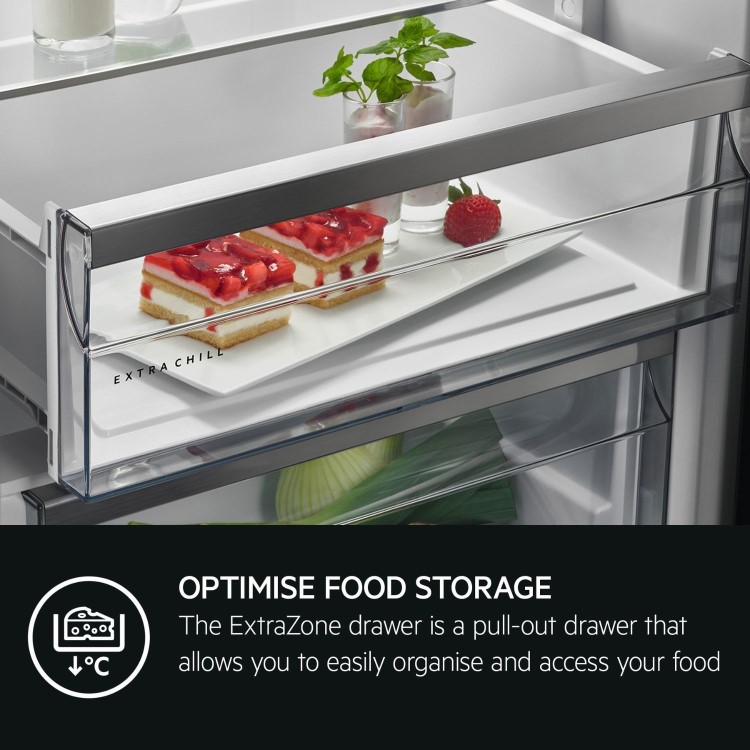 AEG Series 7000 244 Litre 70/30 Integrated Fridge Freezer