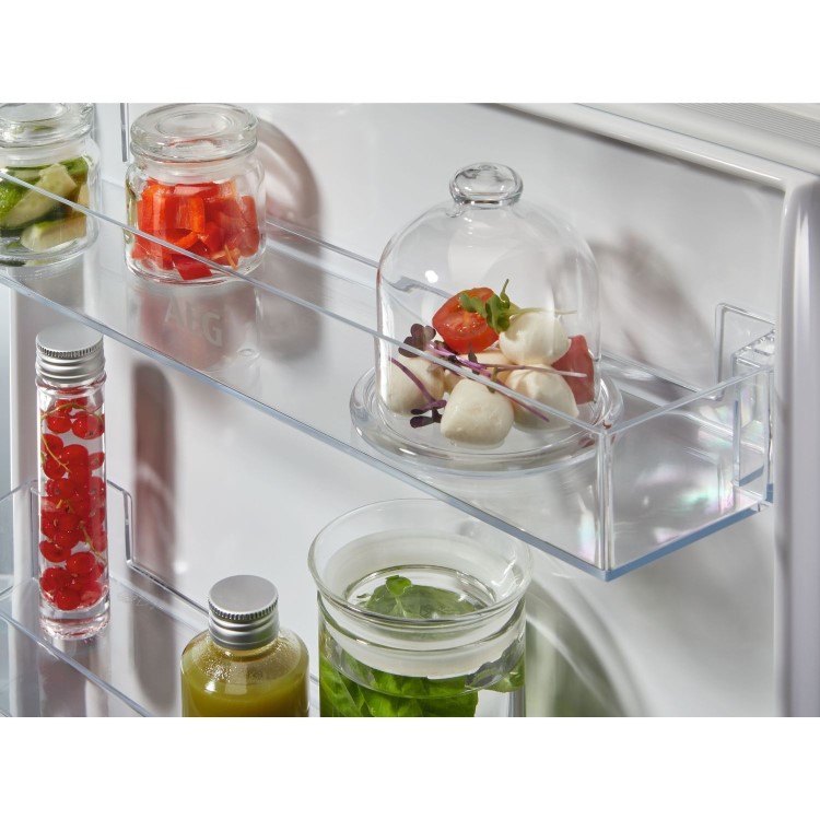 AEG Series 7000 257 Litre 70/30 Integrated Fridge Freezer