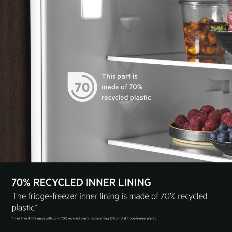 AEG Series 7000 257 Litre 70/30 Integrated Fridge Freezer