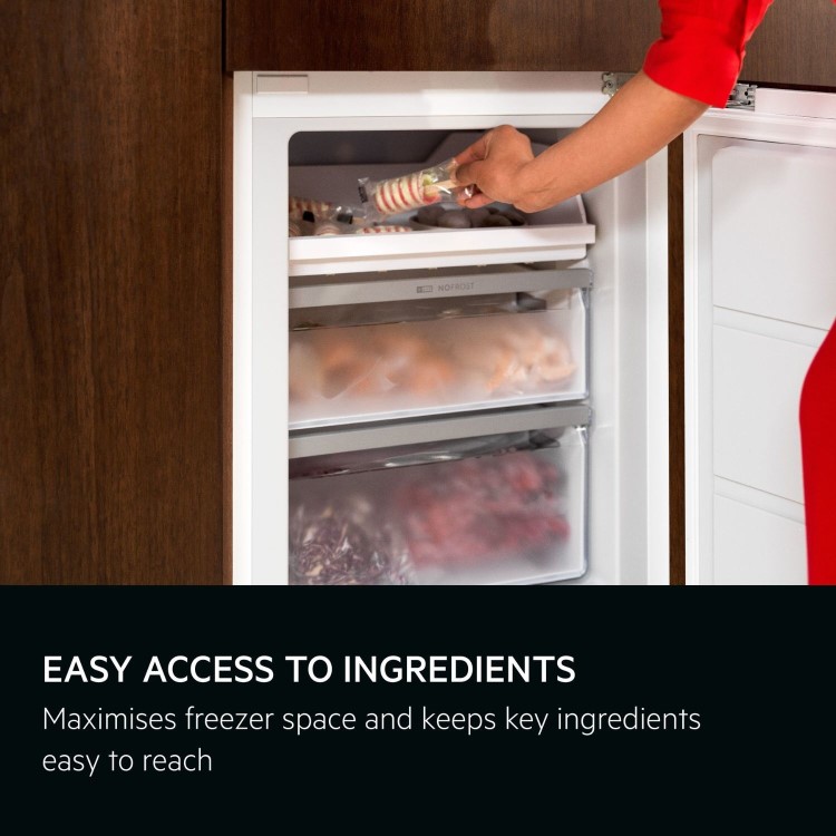 AEG Series 7000 257 Litre 70/30 Integrated Fridge Freezer