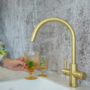 GRADE A1 - Qettle Signature Modern 4 in 1 Boiling Water Tap 4 Litre Round- Brass