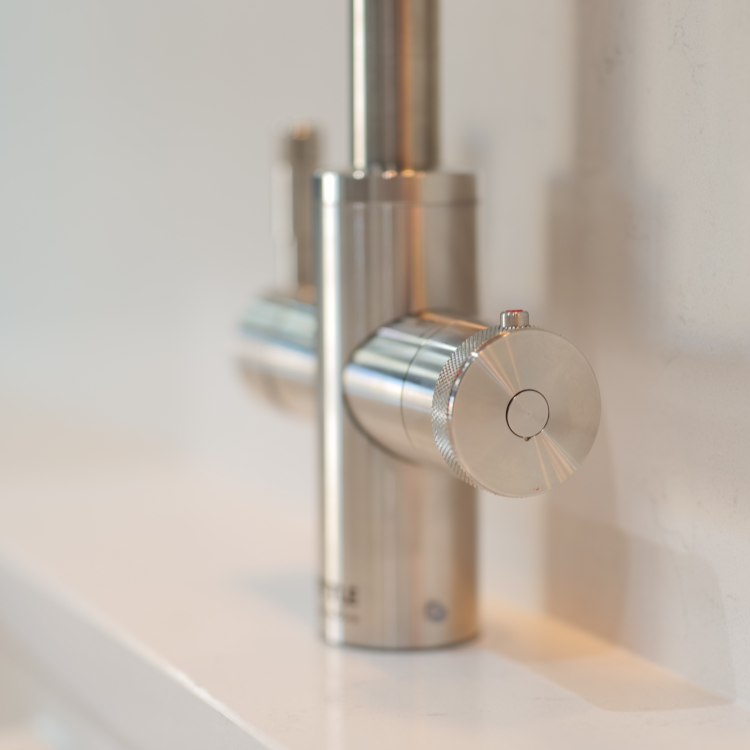 GRADE A1 - QETTLE Signature Modern 4 in 1 Instant Boiling Water Tap 4 Litre - Stainless Steel Round Spout