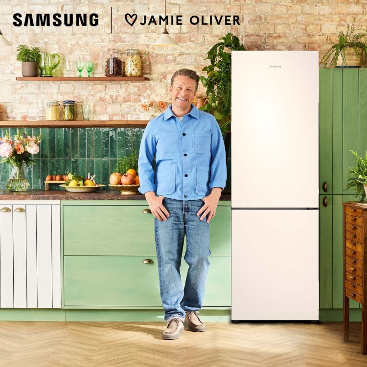 Samsung Series 5 344 Litre 70/30 Freestanding Fridge Freezer - White