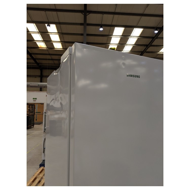 Refurbished Samsung Series 5 RB38T602EWW/EU Freestanding 390 Litre 70/30 Frost Free Fridge Freezer White