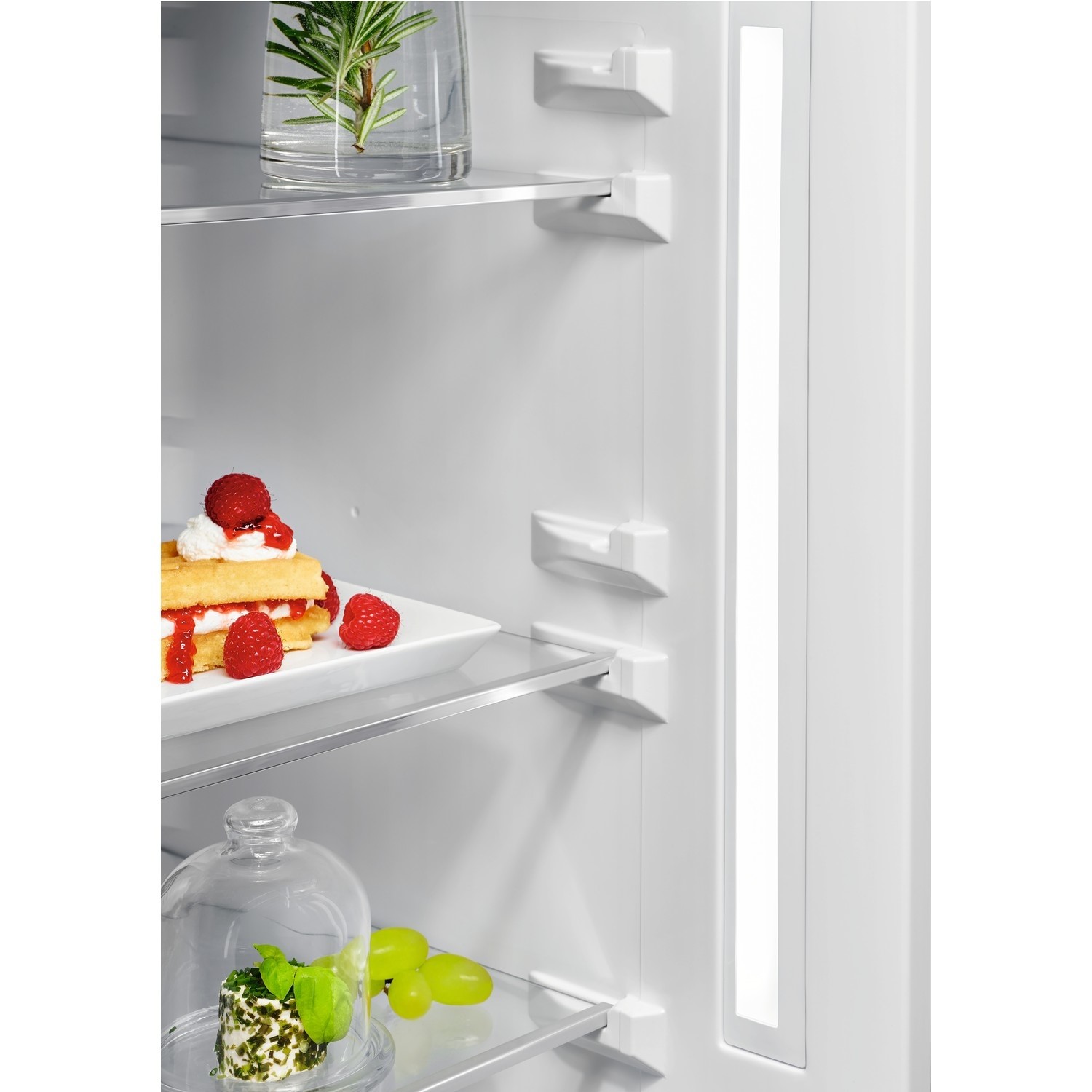 Aeg 188 Litre 60 40 Freestanding Fridge Freezer Black Buyitdirect Ie