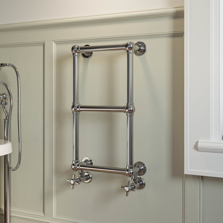 GRADE A1 - Chrome Vertical Traditional Towel Radiator 700 x 400mm - Regent