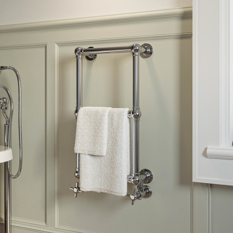 GRADE A1 - Chrome Vertical Traditional Towel Radiator 700 x 400mm - Regent