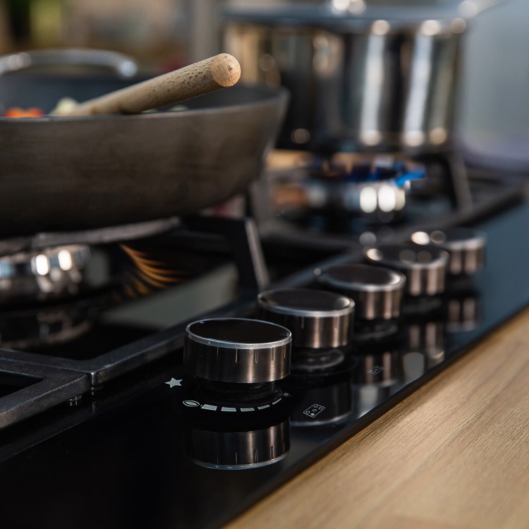 Russell Hobbs 75cm Gas Hob - Black