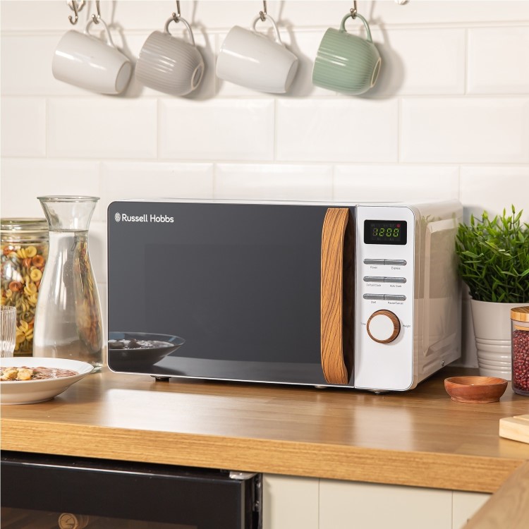 Russell Hobbs Scandi 17L Digital Microwave - White