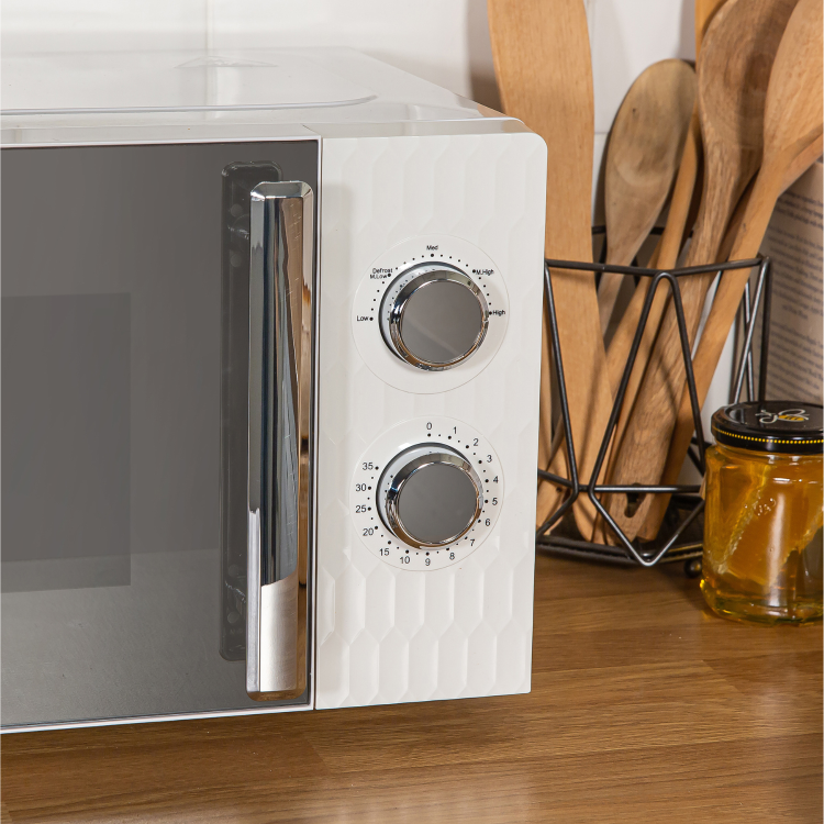 Russell Hobbs 17L Freestanding Solo Microwave - White