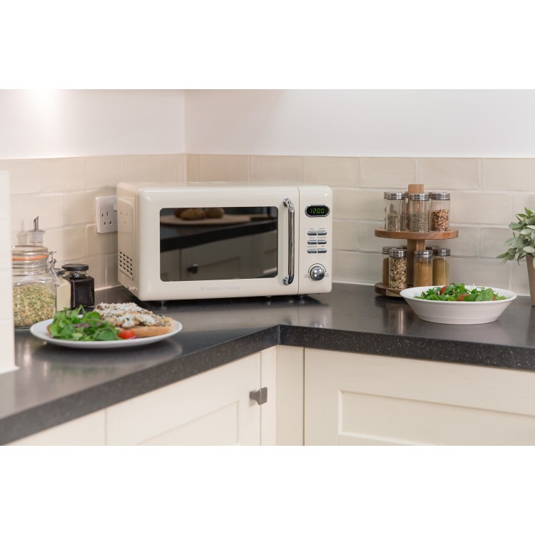 Russell Hobbs RHRETMD706C 17L 700W Retro Design Freestanding Digital Microwave in Cream