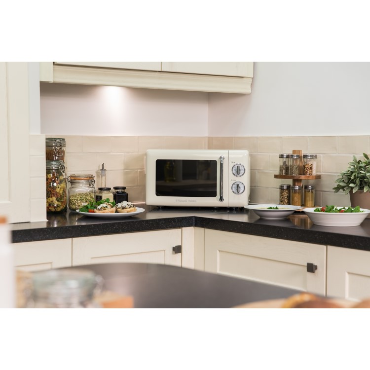Russell Hobbs 17L Retro Solo Microwave - Cream
