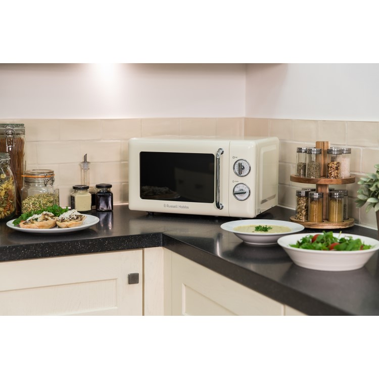 Russell Hobbs 17L Retro Solo Microwave - Cream

