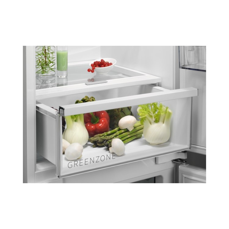 Refurbished AEG SCE818E8TS Integrated 256 Litre 70/30 Fridge Freezer White