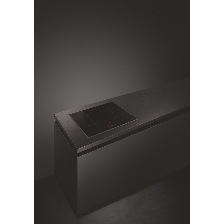 Refurbished Smeg SI4642B 60cm 4 Zone Induction Hob with Bevelled Edge